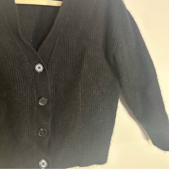 Quince 100% Cashmere Black Button Front Cardigan Sweater S - Picture 3 of 16